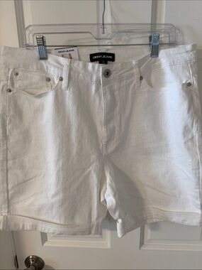 NWT DKNY White High Rise Stretch Denim Fixed Cuff Jean Shorts size 14